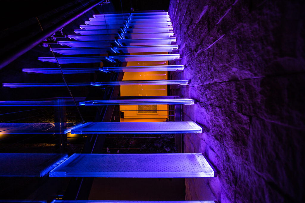 Escaleras con iluminación